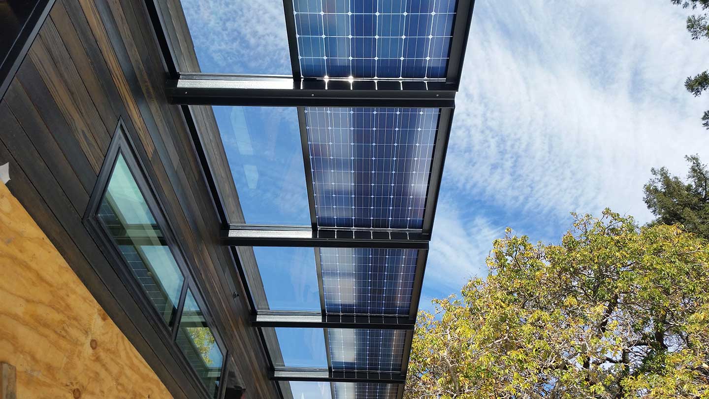 Bifacial solar panels